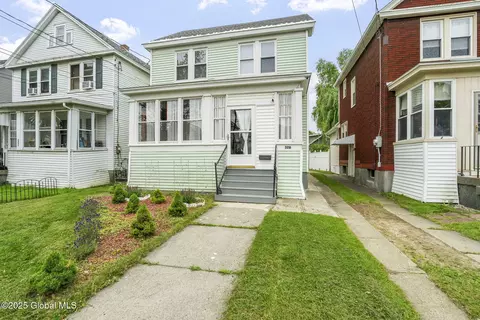 326 Mountain St, Albany, NY 12209