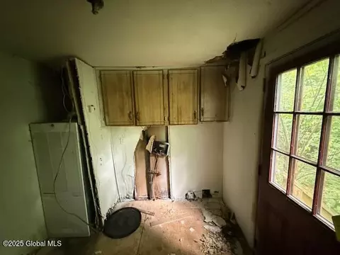 178 E High St, Malta, NY 12020 photo 9