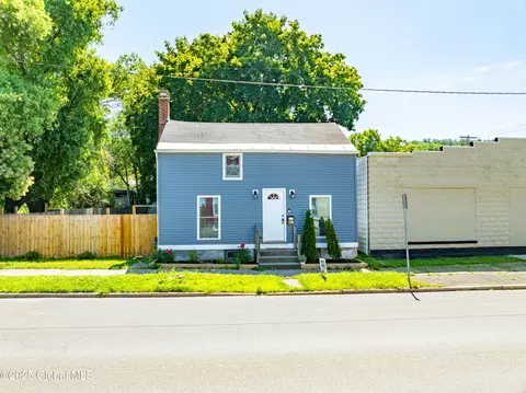 796 5th Ave, Troy, NY 12182