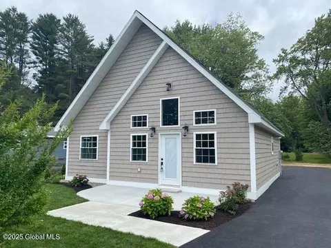 26 N 2nd Ave, Broadalbin, NY 12025
