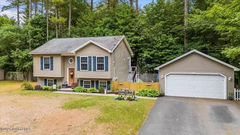 40 Eldridge Rd, Queensbury, NY 12804