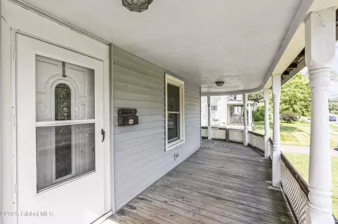 489 Kenwood Ave, Delmar, NY 12054 photo 3
