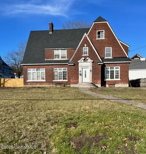 251 Guy Park Ave, Amsterdam, NY 12010