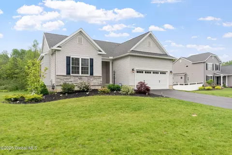 15 Summerhill Dr, Burnt Hills, NY 12027