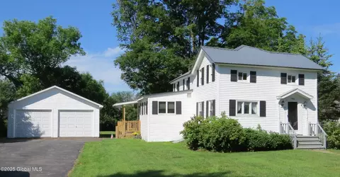 60 Bridge St, Broadalbin, NY 12025
