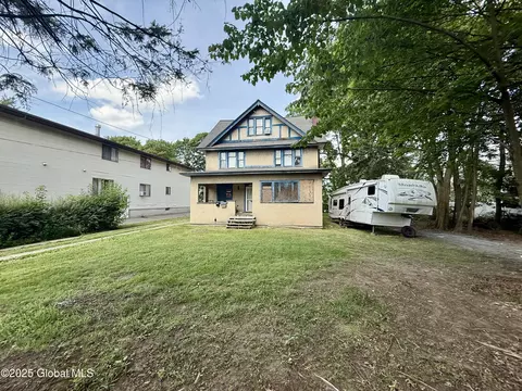 419 Jackson Ave, Endicott, NY 13760