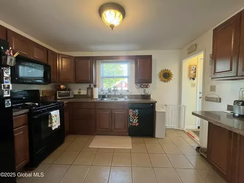 1137 Sumner Ave, Schenectady, NY 12309 photo 9