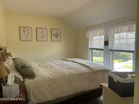 1137 Sumner Ave, Schenectady, NY 12309 photo 11