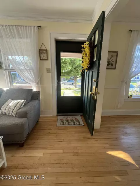1137 Sumner Ave, Schenectady, NY 12309 photo 3