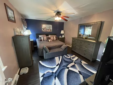 Bedroom - 85 Trinity Pl, Selkirk, NY 12158 photo 2 of 5