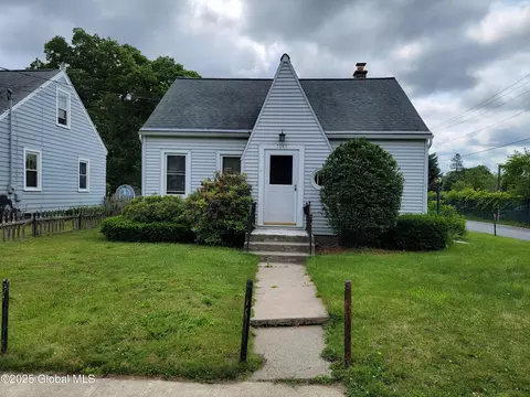 1045 Wallace Ave, Schenectady, NY 12306 photo 2