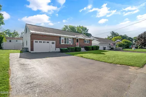 954 Obrien Ave, Schenectady, NY 12303