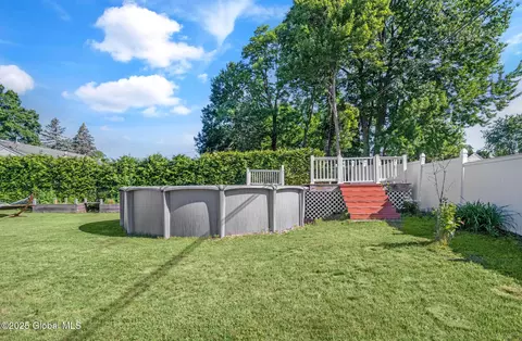 Exterior - 954 Obrien Ave, Schenectady, NY 12303 photo 5 of 6