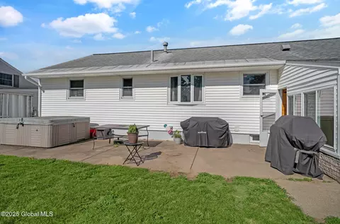 Exterior - 954 Obrien Ave, Schenectady, NY 12303 photo 4 of 6