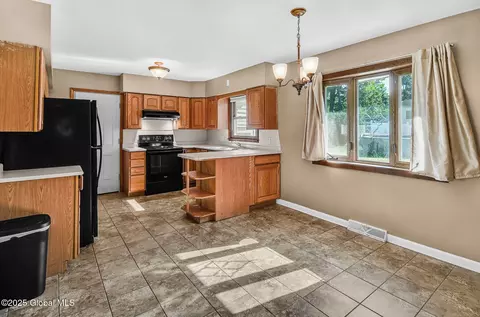 Kitchen - 954 Obrien Ave, Schenectady, NY 12303 photo 1 of 4