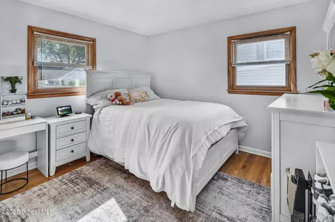 Bedroom - 954 Obrien Ave, Schenectady, NY 12303 photo 3 of 5