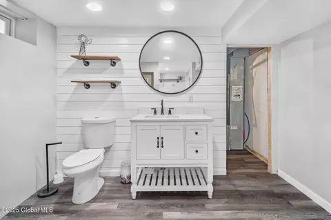 Bath - 954 Obrien Ave, Schenectady, NY 12303 photo 2 of 2
