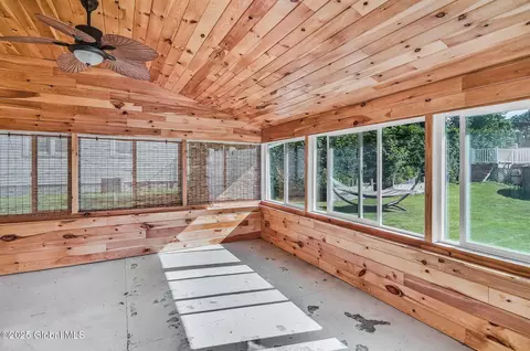 Exterior - 954 Obrien Ave, Schenectady, NY 12303 photo 3 of 6