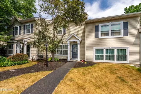 20 Hilltop Ct, Troy, NY 12182