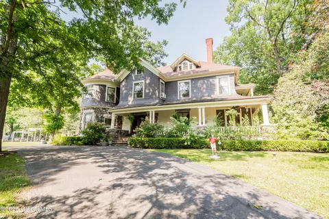 321 Guy Park Ave, Amsterdam, NY 12010