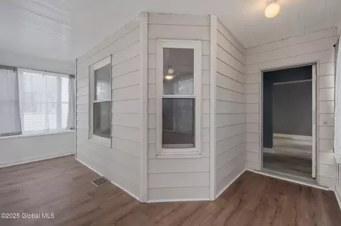 Entry Way - 434 Cedar St, Schenectady, NY 12306 photo 1 of 2