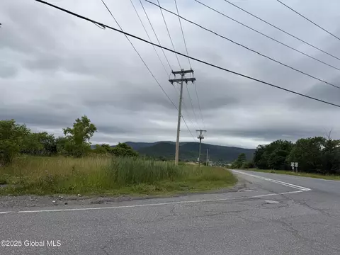 L1 Park Avenue, Ticonderoga, NY 12883