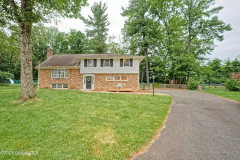 1101 Manas Dr, Schenectady, NY 12303