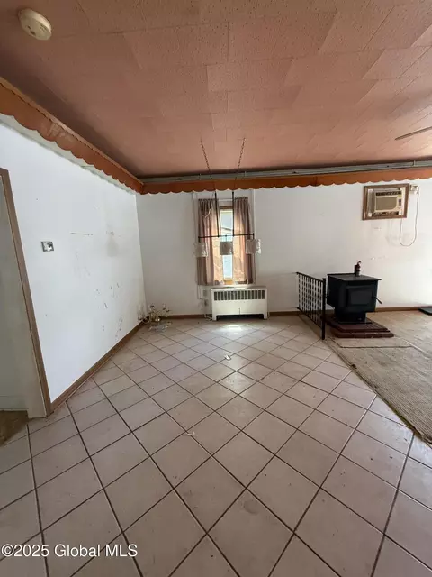 Living - 326 Main St, Cairo, NY 12413 photo 2 of 4