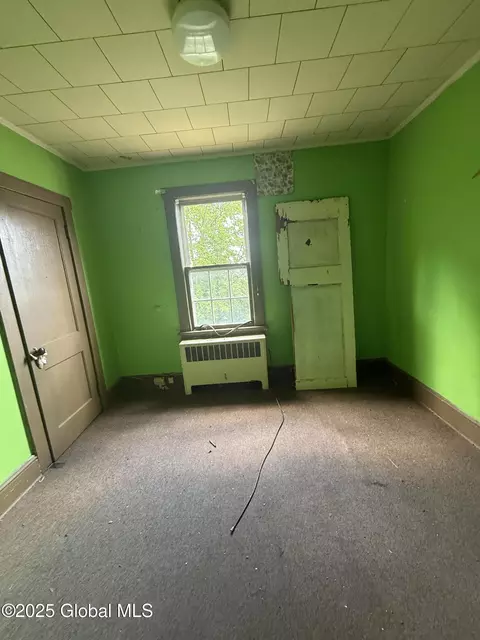 Bedroom - 326 Main St, Cairo, NY 12413 photo 2 of 5