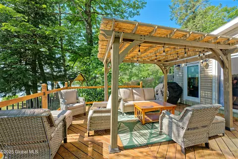 Exterior - 160 Lake Rd, Berne, NY 12023 photo 5 of 14