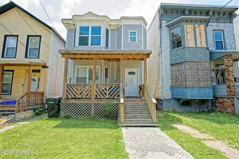 19 Park Ave, Troy, NY 12180