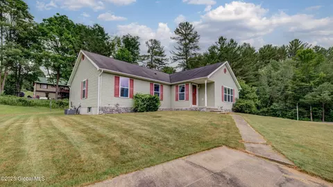 102 Lake Dr, Northville, NY 12134