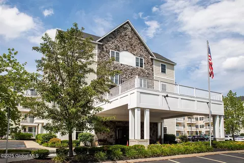 8 Wall St #433, Clifton Park, NY 12065
