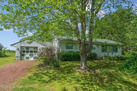 105 Mott Rd, Gansevoort, NY 12831