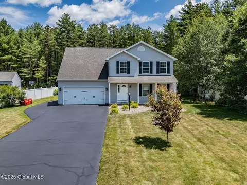 24 Evanna Dr, Queensbury, NY 12804
