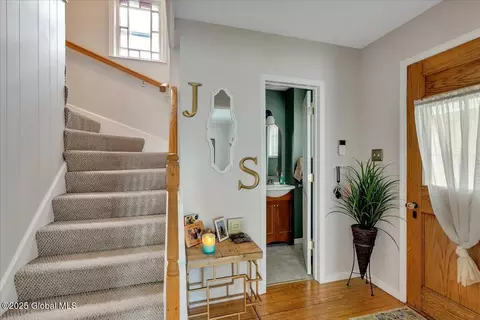 143 Manchester Rd, Schenectady, NY 12304 photo 10