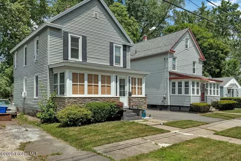 143 Manchester Rd, Schenectady, NY 12304 photo 3