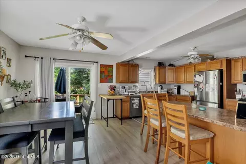 143 Manchester Rd, Schenectady, NY 12304 photo 14