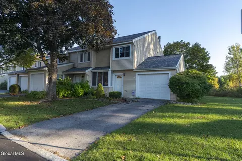 11 Derby Dr, Saratoga Springs, NY 12866