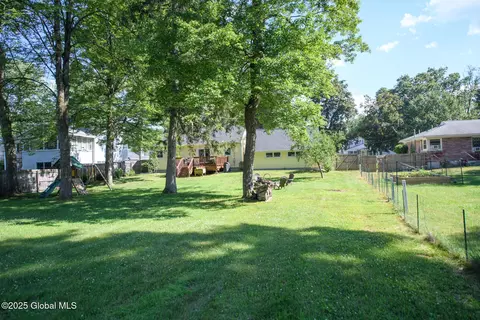 23 Mcmillen Pl, Delmar, NY 12054 photo 42