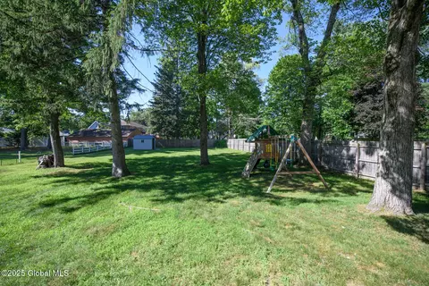 23 Mcmillen Pl, Delmar, NY 12054 photo 39