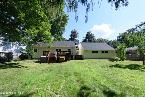 23 Mcmillen Pl, Delmar, NY 12054 photo 35
