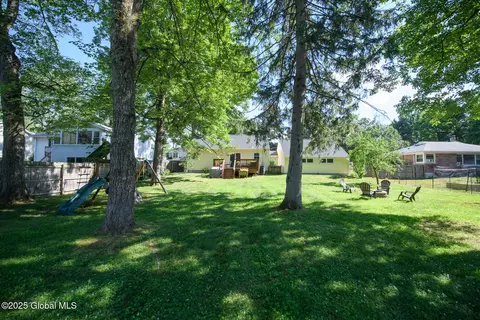 23 Mcmillen Pl, Delmar, NY 12054 photo 38