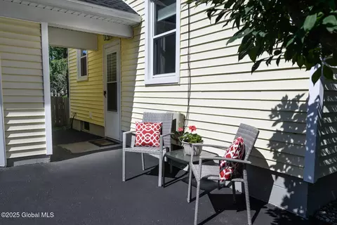 23 Mcmillen Pl, Delmar, NY 12054 photo 5