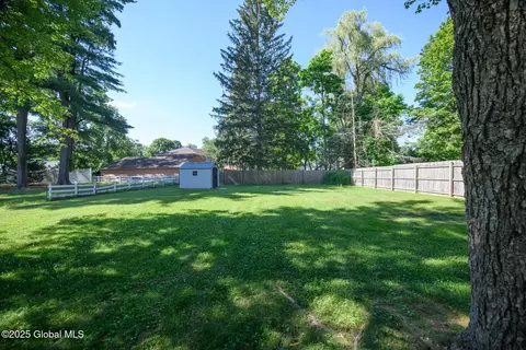 23 Mcmillen Pl, Delmar, NY 12054 photo 37