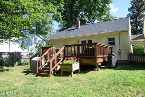 23 Mcmillen Pl, Delmar, NY 12054 photo 32