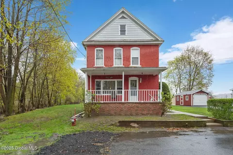 9 Donnelly Ave, Mechanicville, NY 12118