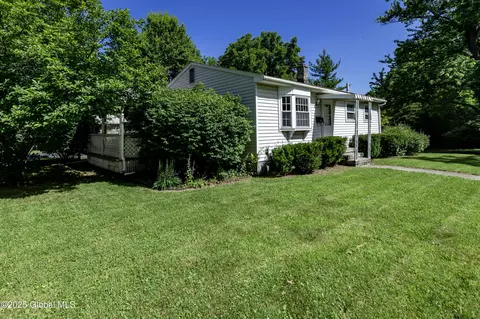 6 Hazel Ter, Rensselaer, NY 12144