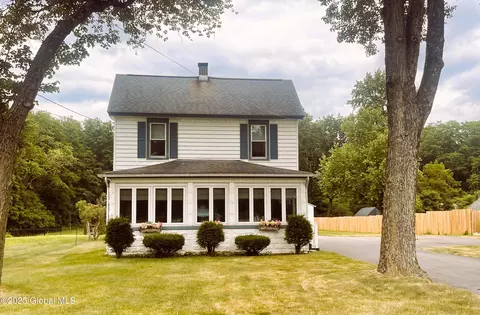 2353 Curry Rd, Schenectady, NY 12303