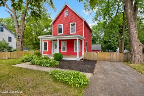1147 Van Antwerp Rd, Niskayuna, NY 12309